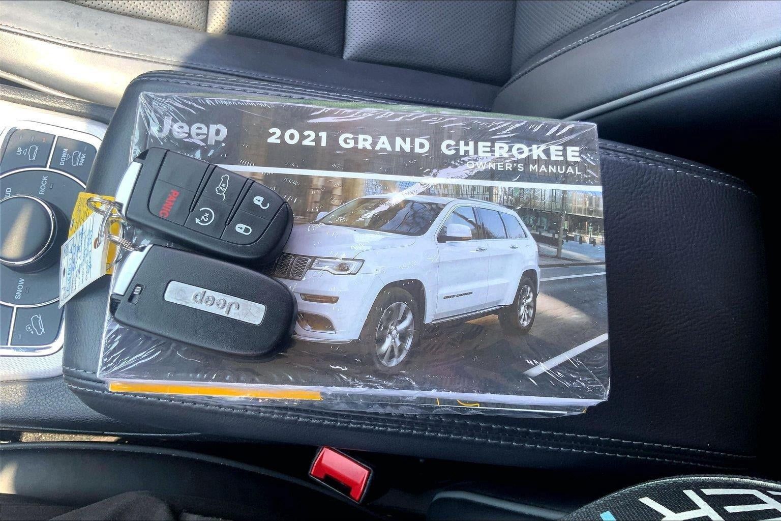 Used 2021 Jeep Grand Cherokee Summit AWD/4WD image 12