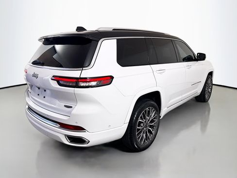 Used 2022 Jeep Grand Cherokee L Summit AWD/4WD image 7