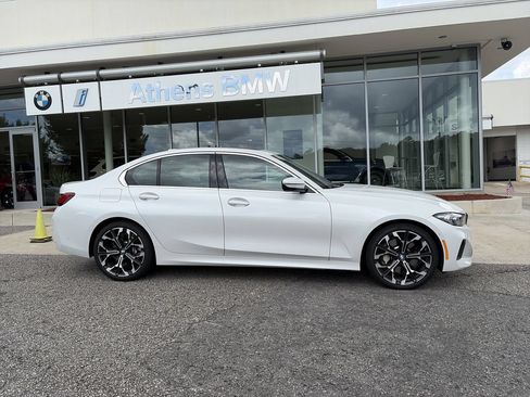 Used 2025 BMW 330i Sedan RWD image 9