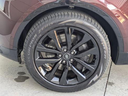 New 2026 Land Rover Discovery Limited Edition image 19