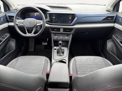 Used 2022 Volkswagen Taos SE image 3