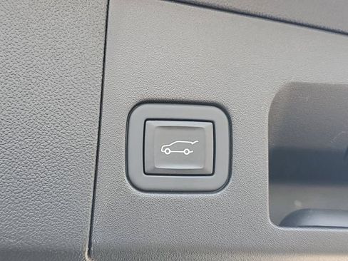 Certified 2023 Cadillac XT5 Premium Luxury FWD image 9