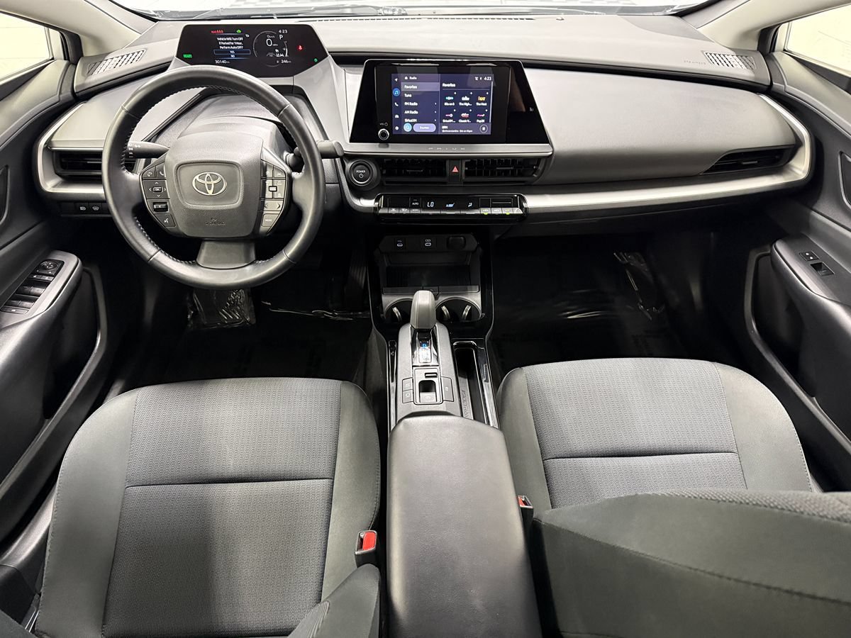 Used 2025 Toyota Prius LE FWD image 11