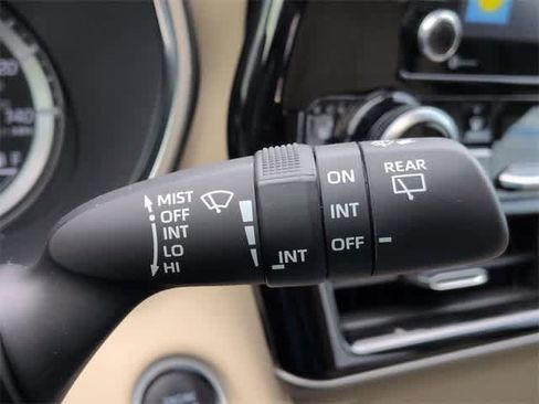 Used 2021 Toyota Highlander Limited image 27