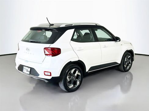 Used 2023 Hyundai Venue Limited w/ Cargo Package FWD image 9
