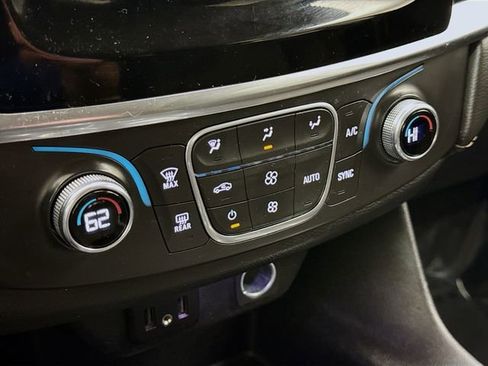 Used 2020 Chevrolet Traverse LS image 16