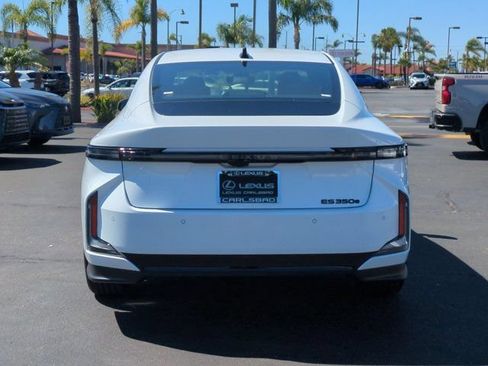 New 2026 Lexus ES 350e FWD image 6