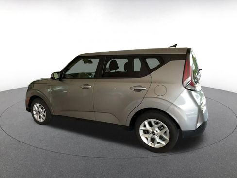 Used 2025 Kia Soul LX w/ LX Technology Package image 10
