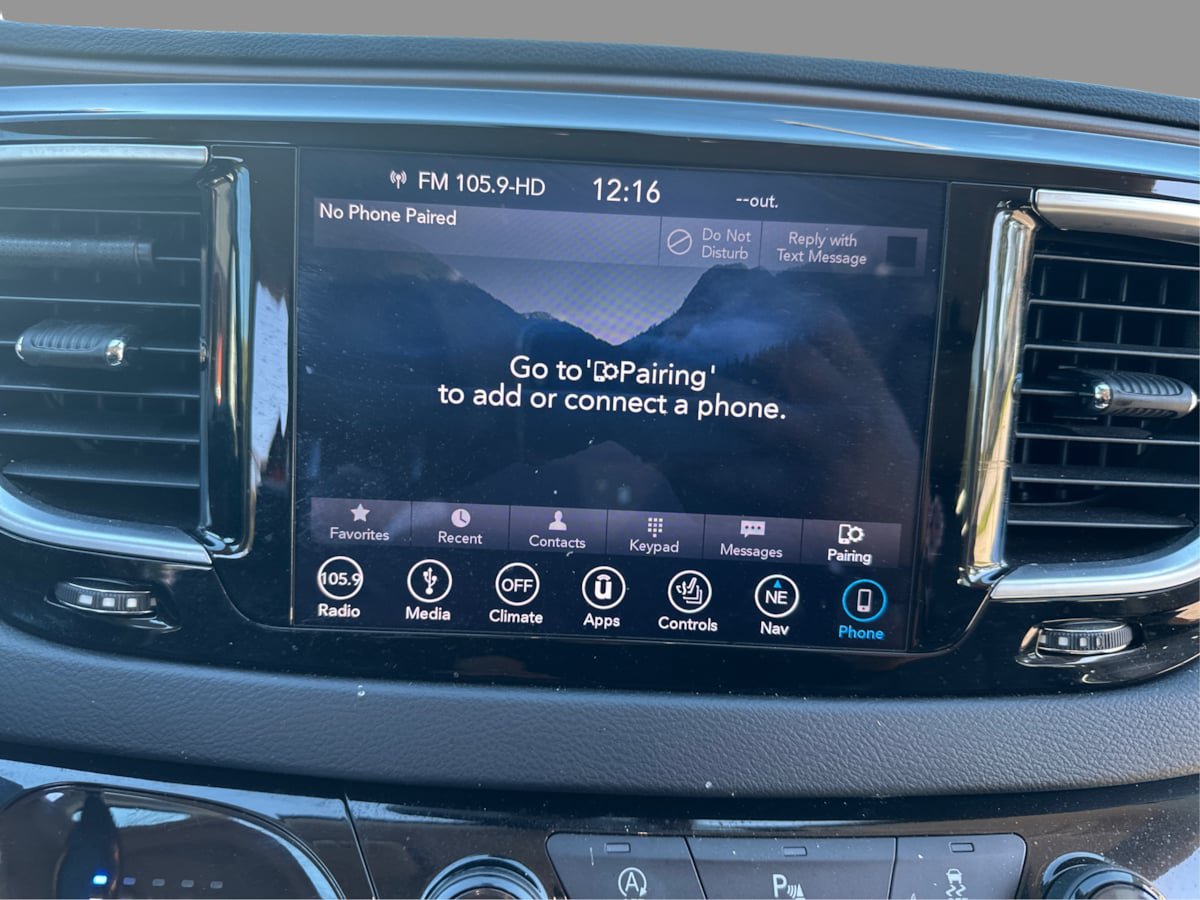 Used 2018 Chrysler Pacifica Touring-L Plus FWD image 22