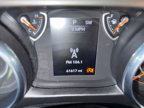 Used 2018 Jeep Wrangler Unlimited Sport S image 19