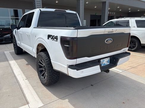 Used 2022 Ford F150 Lariat w/ Equipment Group 502A High AWD/4WD image 4