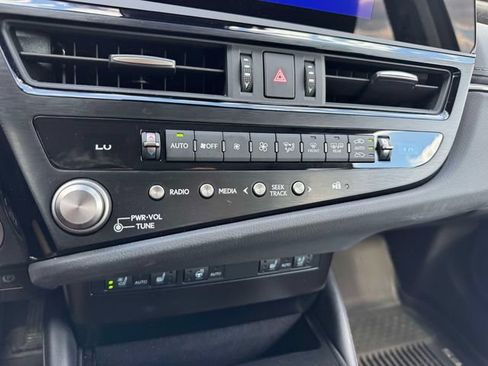 Certified 2025 Lexus ES 350 w/ Premium Package FWD image 36