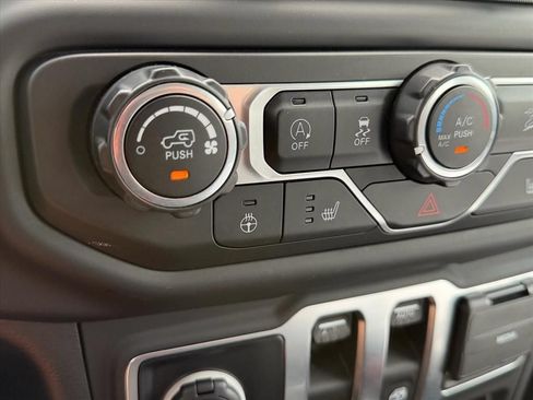Used 2019 Jeep Wrangler Sport AWD/4WD image 25