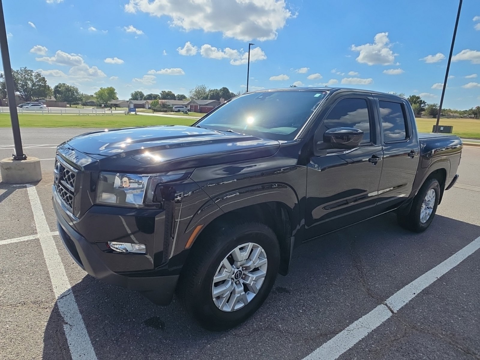 Used 2022 Nissan Frontier SV RWD image 3
