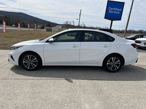 Used 2024 Kia Forte LXS image 7