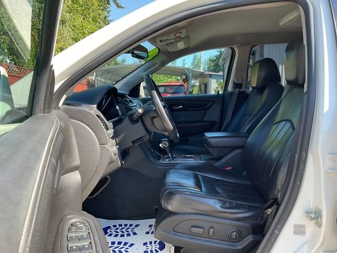 Used 2014 Chevrolet Traverse LTZ w/ LPO, 'HIT The Road' Package FWD image 9
