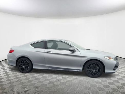 Used 2017 Honda Accord EX-L image 7