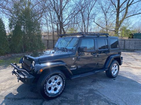 Used 2015 Jeep Wrangler Unlimited Sahara w/ Connectivity Group image 1