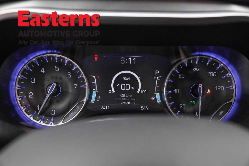 Used 2023 Chrysler Pacifica Touring-L FWD image 20