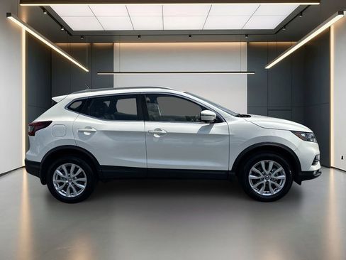 Used 2022 Nissan Rogue Sport SV w/ Technology Package AWD/4WD image 6