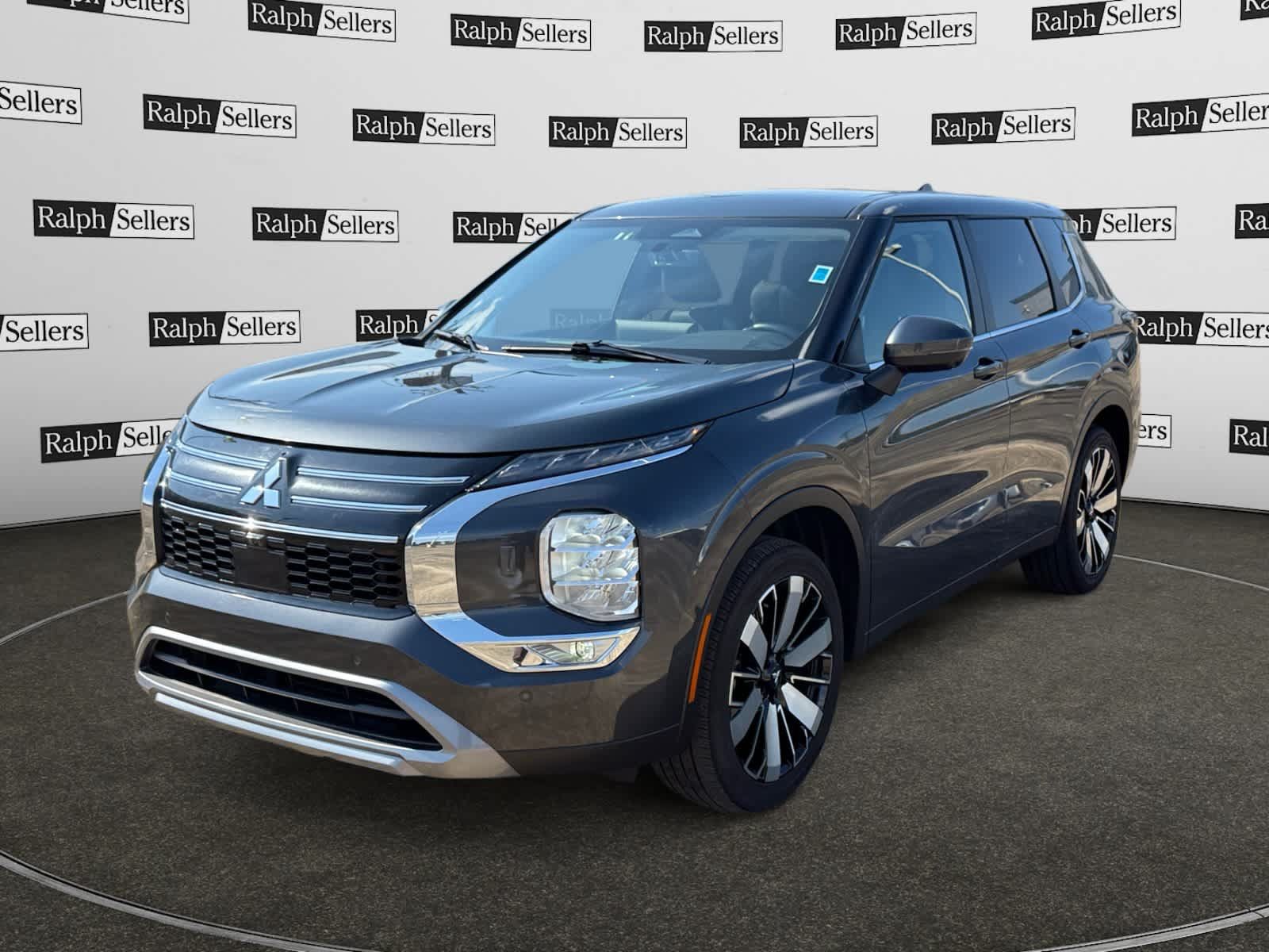 Used 2025 Mitsubishi Outlander SE AWD/4WD image 2