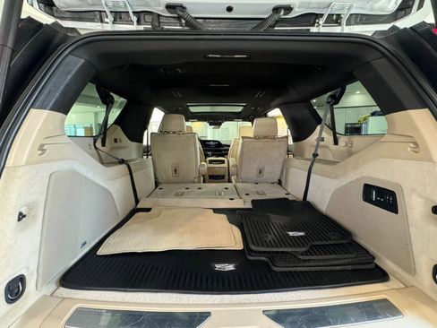 Used 2023 Cadillac Escalade ESV Premium Luxury AWD/4WD image 8