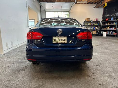 Used 2012 Volkswagen Jetta TDI FWD image 6