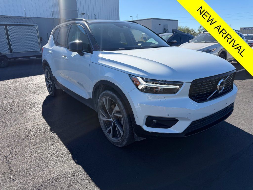Used 2020 Volvo XC40 T5 R-Design AWD/4WD image 1