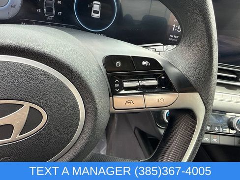 Used 2024 Hyundai Elantra SEL FWD image 19