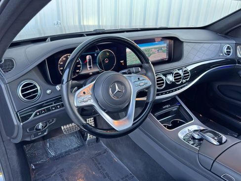 Used 2018 Mercedes-Benz S 560 Sedan w/ AMG Line Exterior image 13