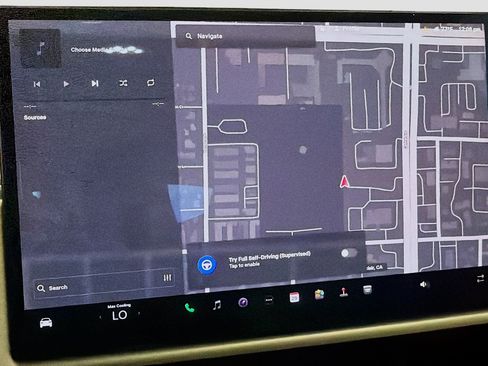 Used 2023 Tesla Model X AWD/4WD image 9