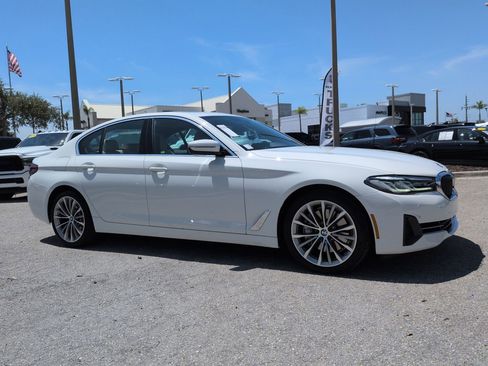 Used 2023 BMW 540i w/ Premium Package RWD image 2