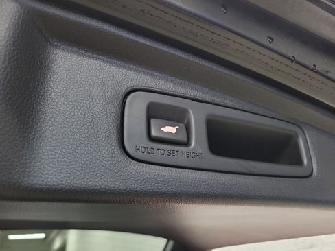 Used 2023 Honda CR-V EX-L image 9