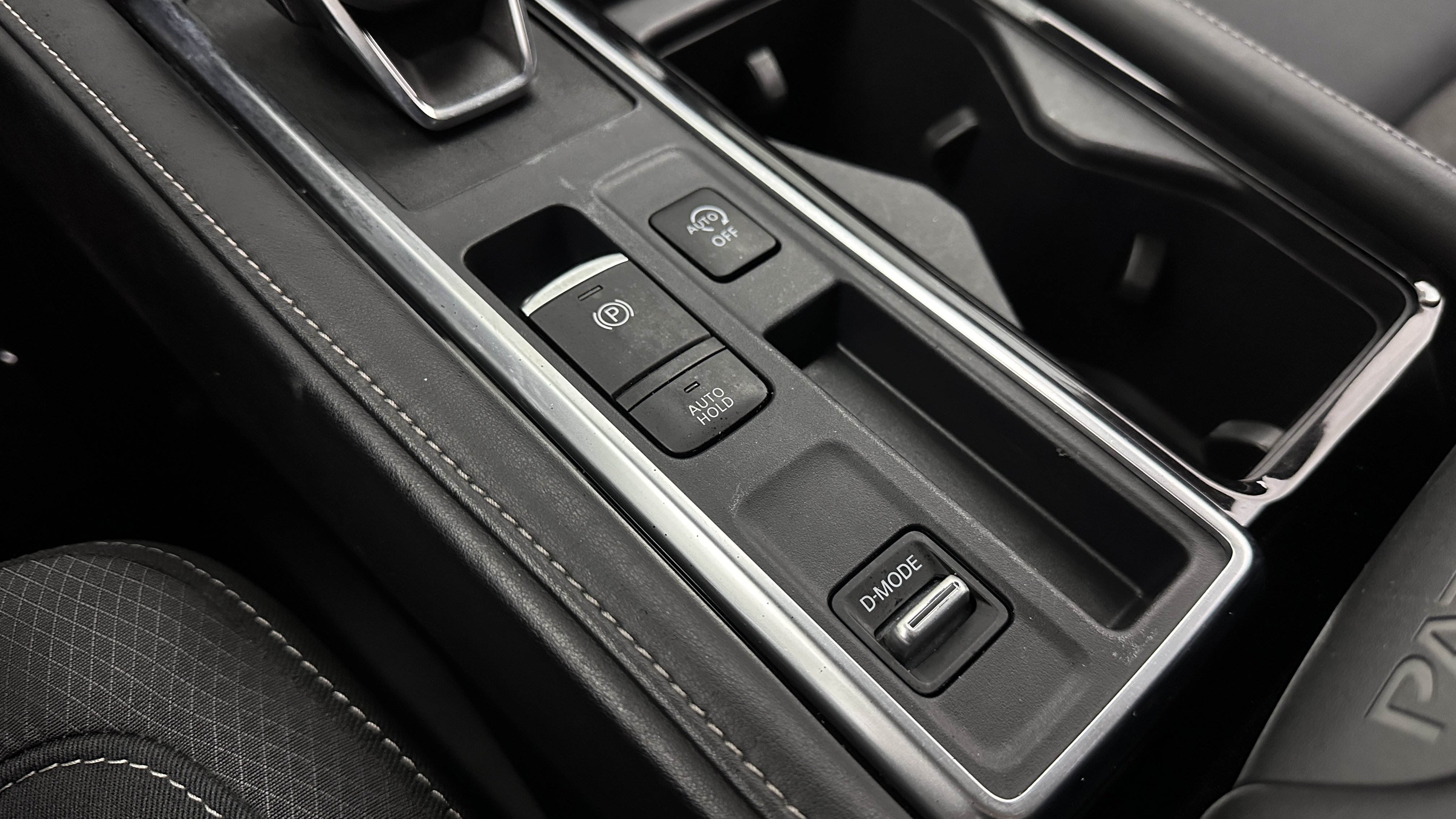 Used 2023 Nissan Pathfinder SV FWD image 15
