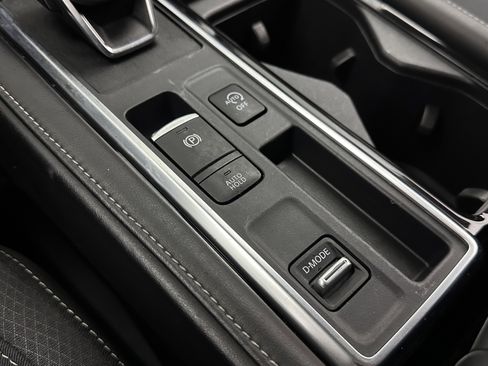 Used 2023 Nissan Pathfinder SV FWD image 15