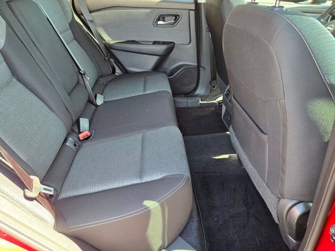 Used 2023 Nissan Rogue SV FWD image 18