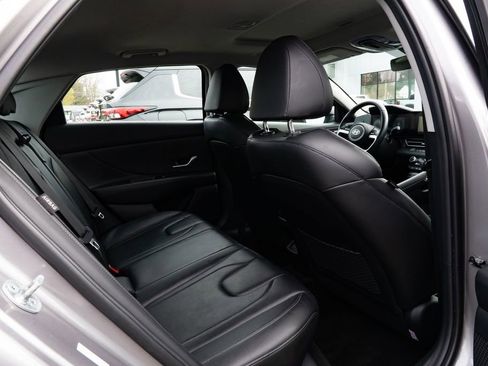 Used 2024 Hyundai Elantra Limited image 22