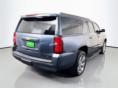 Used 2020 Chevrolet Suburban LT w/ Luxury Package RWD image 10