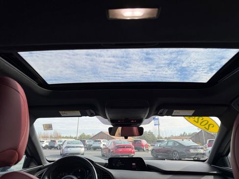 Used 2024 MAZDA MAZDA3 s image 24