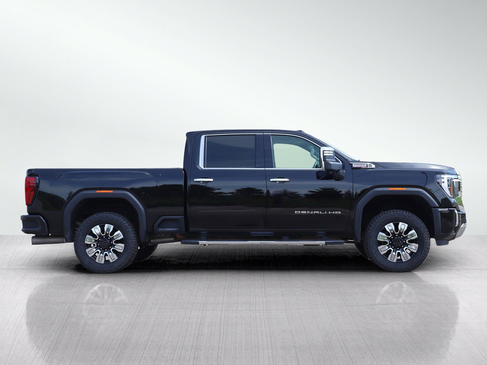 Used 2025 GMC Sierra 2500 Denali AWD/4WD image 5