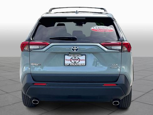 Certified 2022 Toyota RAV4 XLE Premium image 4