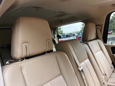 Used 2017 Ford Expedition Limited w/ Equipment Group 301A AWD/4WD image 31