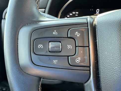 Used 2023 GMC Yukon AT4 w/ AT4 Premium Plus Package AWD/4WD image 19