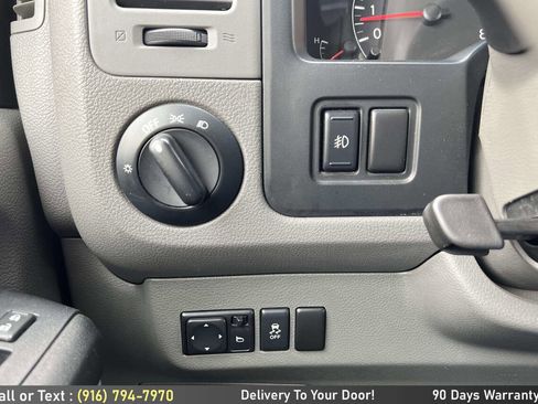 Used 2013 Nissan NV 3500 SL w/ Technology Pkg image 25