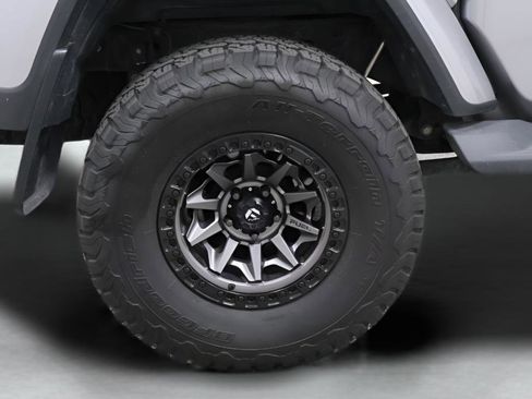 Used 2020 Jeep Gladiator Overland AWD/4WD image 32