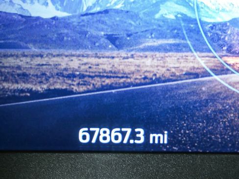 Used 2020 Ford Escape Titanium image 14