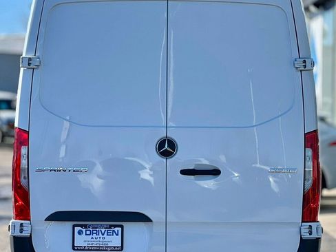 Used 2025 Mercedes-Benz Sprinter 3500 image 4