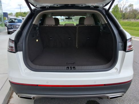Used 2022 Lincoln Nautilus AWD w/ Premium Package image 31