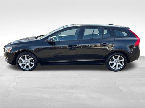 Used 2015 Volvo V60 T5 AWD/4WD image 5