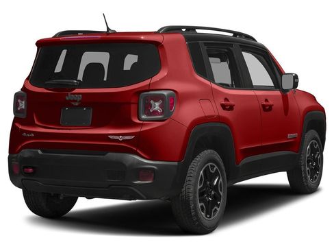 Used 2018 Jeep Renegade Trailhawk w/ UConnect 8.4 Nav Group AWD/4WD image 2